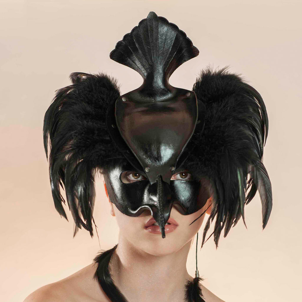 New York maskmaker Wendy Drolma. Gallery for haute couture masks and headdresses.