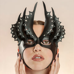 New York maskmaker Wendy Drolma. Gallery for haute couture masks and headdresses.